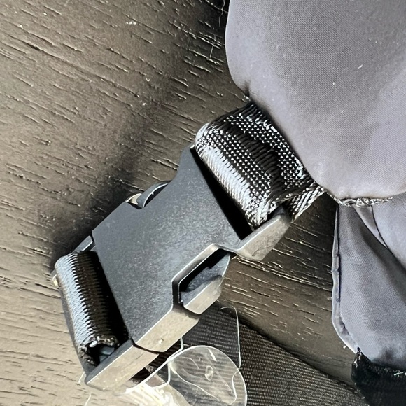 NWT STEVE MADDEN
Black BAURORA Quilted Sling Backpack With Pouch - Picture 10 of 14